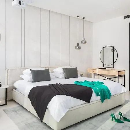 Βίλα With Sea Views And Wellness In *