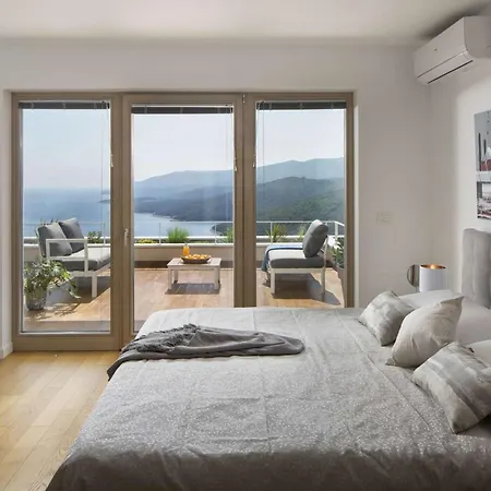 With Sea Views And Wellness In Rabac