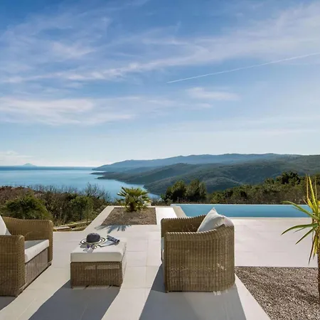 With Sea Views And Wellness In Rabac