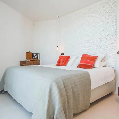With Sea Views And Wellness In Villa