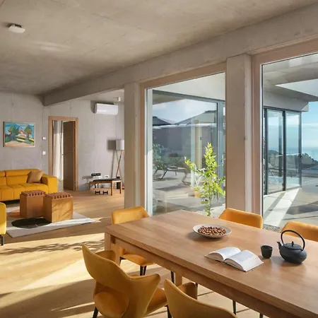 Βίλα With Sea Views And Wellness In
