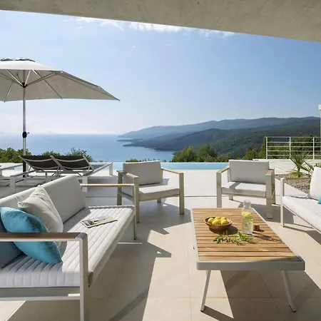 With Sea Views And Wellness In *